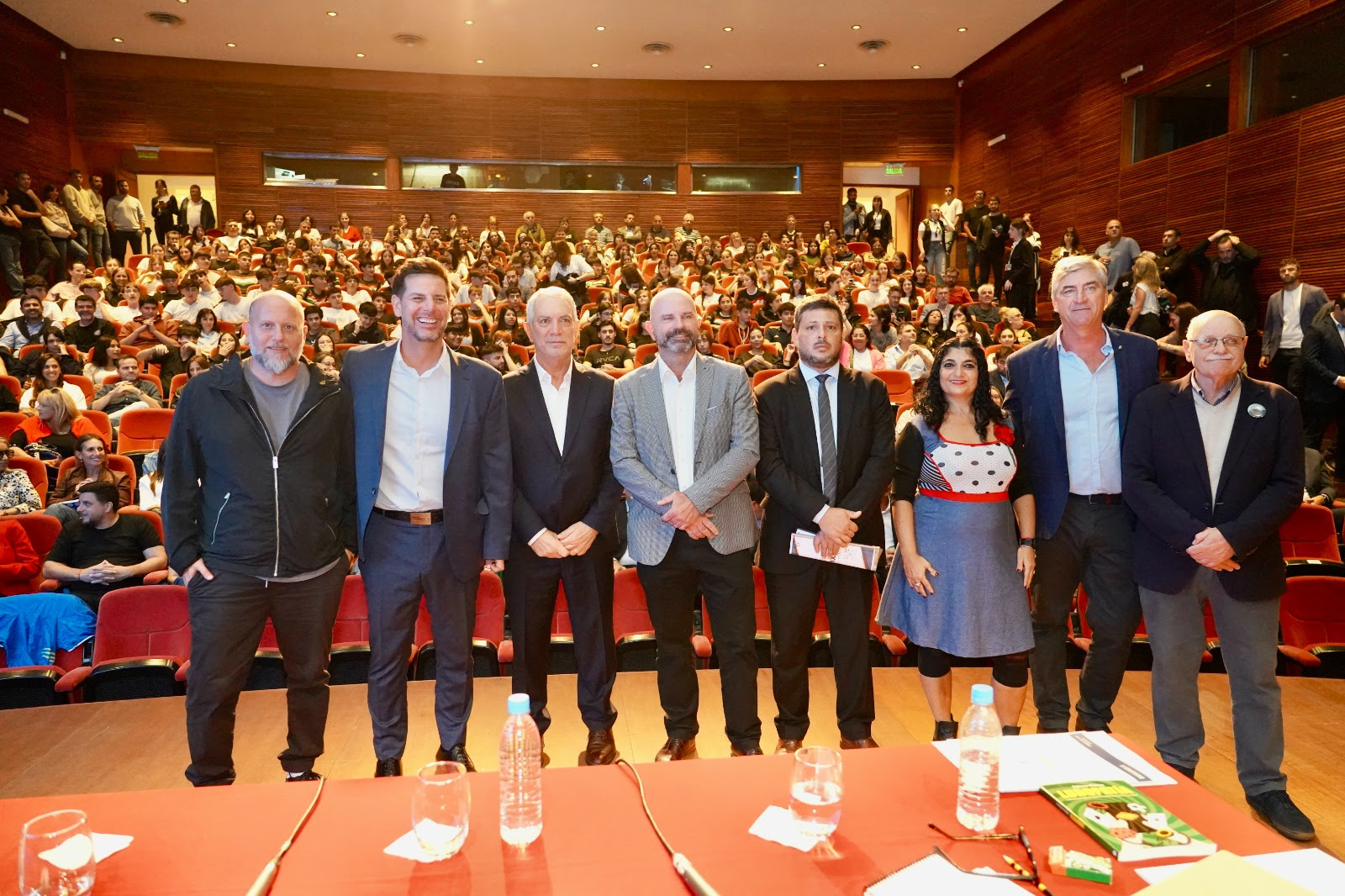 «Alak y Atanasof lanzaron en La Plata el ciclo ‘Activá las alertas’ para frenar las apuestas online en jóvenes»