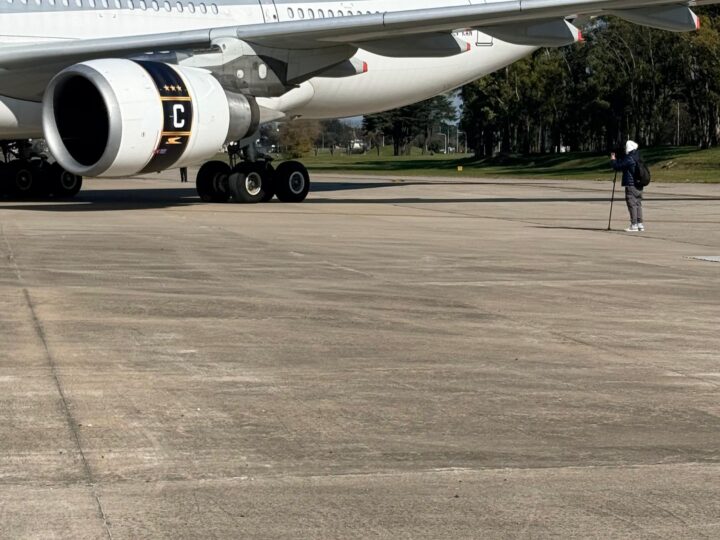 Aerolíneas Argentinas presentó el «Avión más argentino del mundo» con un imponente diseño en homenaje a Messi y la Selección