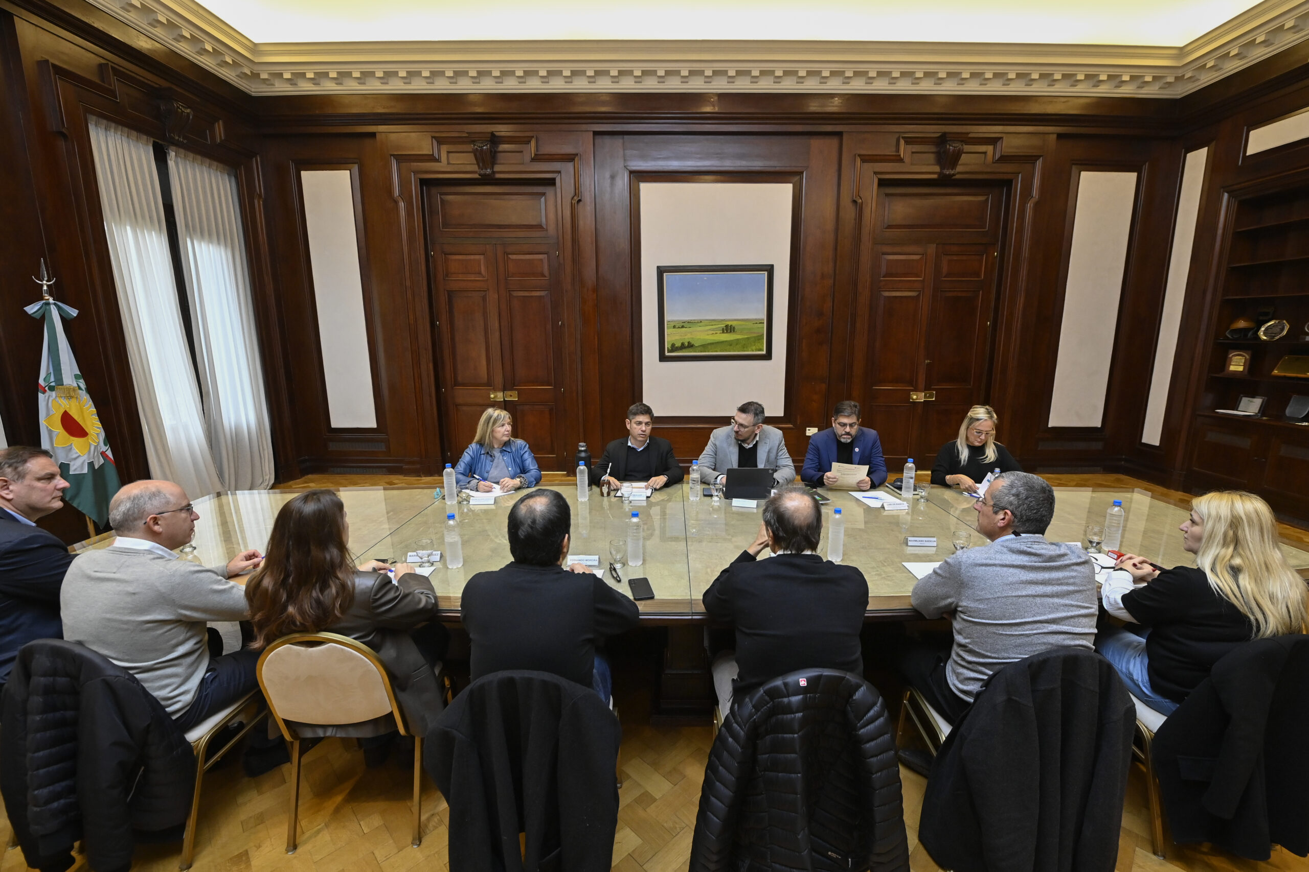 Kicillof y Cuattromo encabezaron una millonaria firma de contratos de leasing para municipios bonaerenses