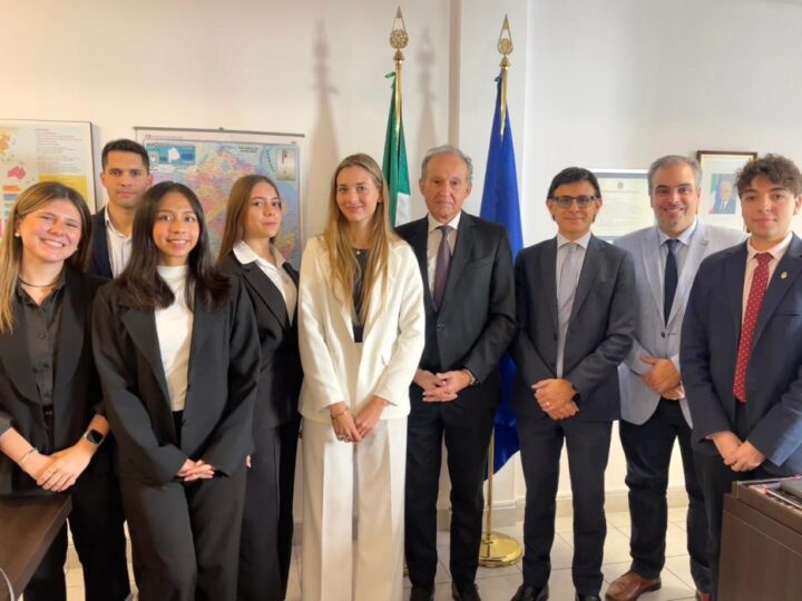 Futuros diplomáticos en La Plata: alumnos de la UCALP mantuvieron un encuentro con el Cónsul de Italia