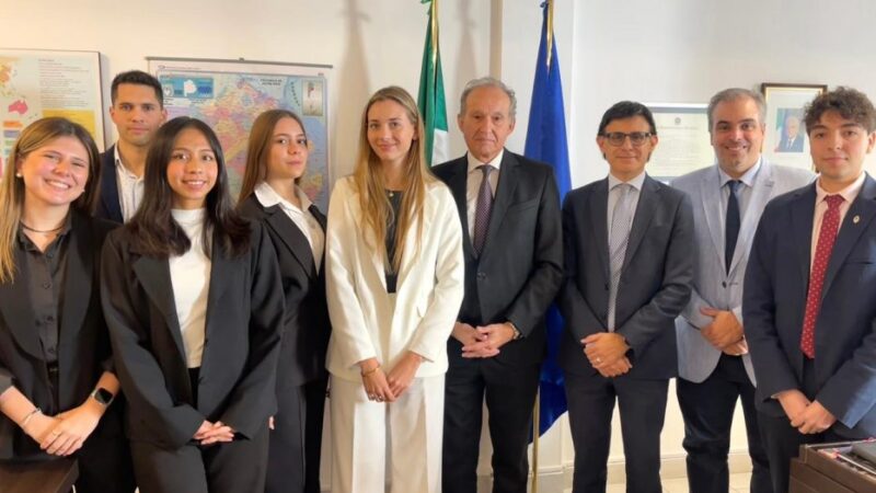 Futuros diplomáticos en La Plata: alumnos de la UCALP mantuvieron un encuentro con el Cónsul de Italia