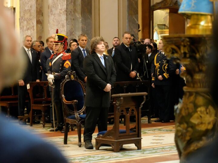 Milei participó del Tedeum por el 216° aniversario de la Revolución de Mayo en la Catedral Metropolitana
