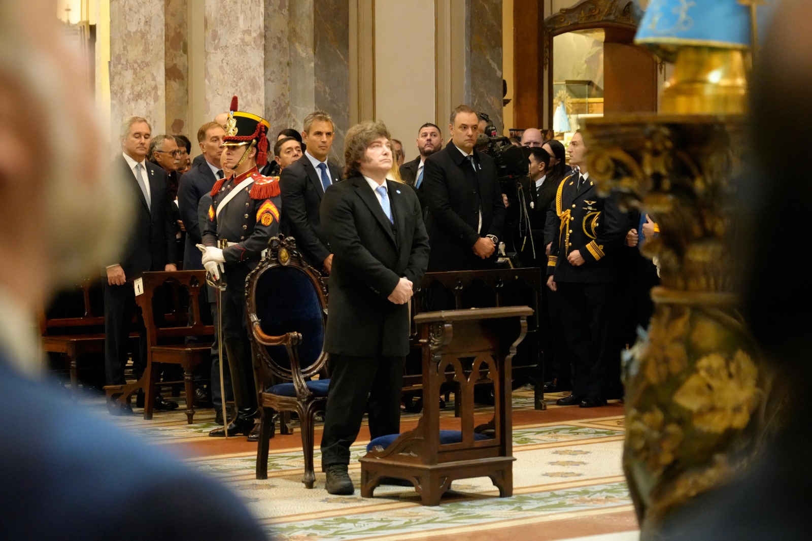 Milei participó del Tedeum por el 216° aniversario de la Revolución de Mayo en la Catedral Metropolitana