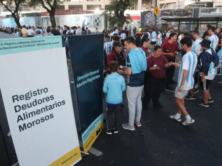 Mano dura en el fútbol: El Ministerio de Seguridad suma a los deudores alimentarios y endurece el programa Tribuna Segura