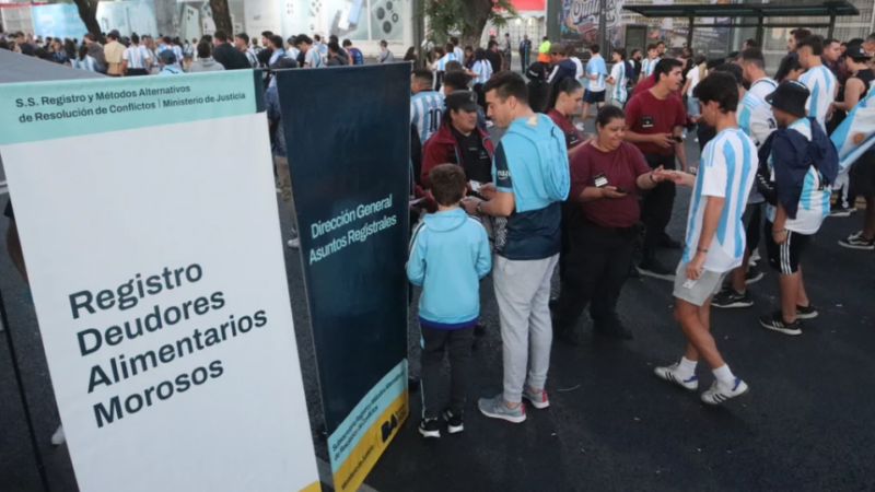 Mano dura en el fútbol: El Ministerio de Seguridad suma a los deudores alimentarios y endurece el programa Tribuna Segura
