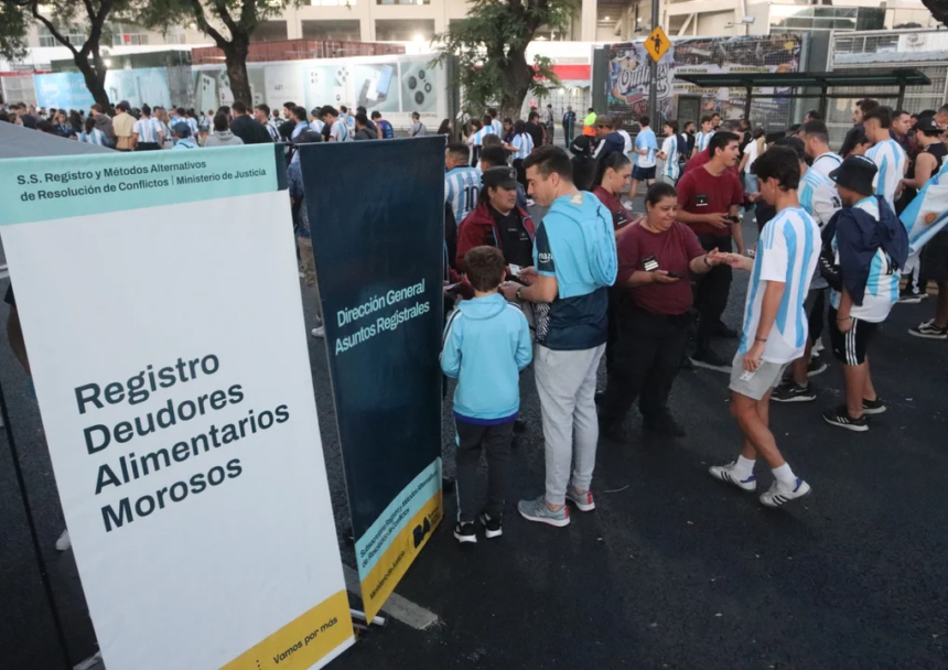 Mano dura en el fútbol: El Ministerio de Seguridad suma a los deudores alimentarios y endurece el programa Tribuna Segura