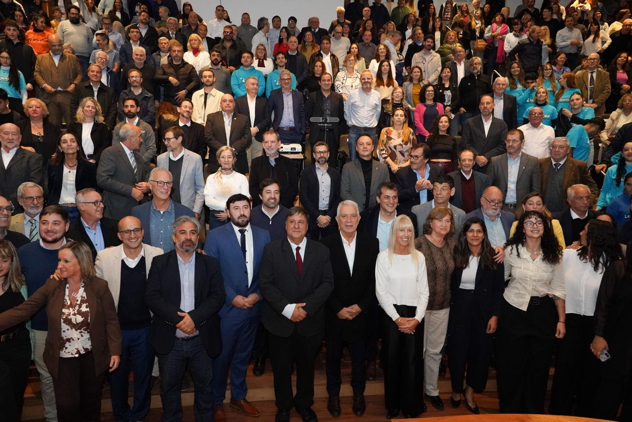 La Plata: Alak participó del acto de asunción de Marín en la Facultad de Ciencias Médicas