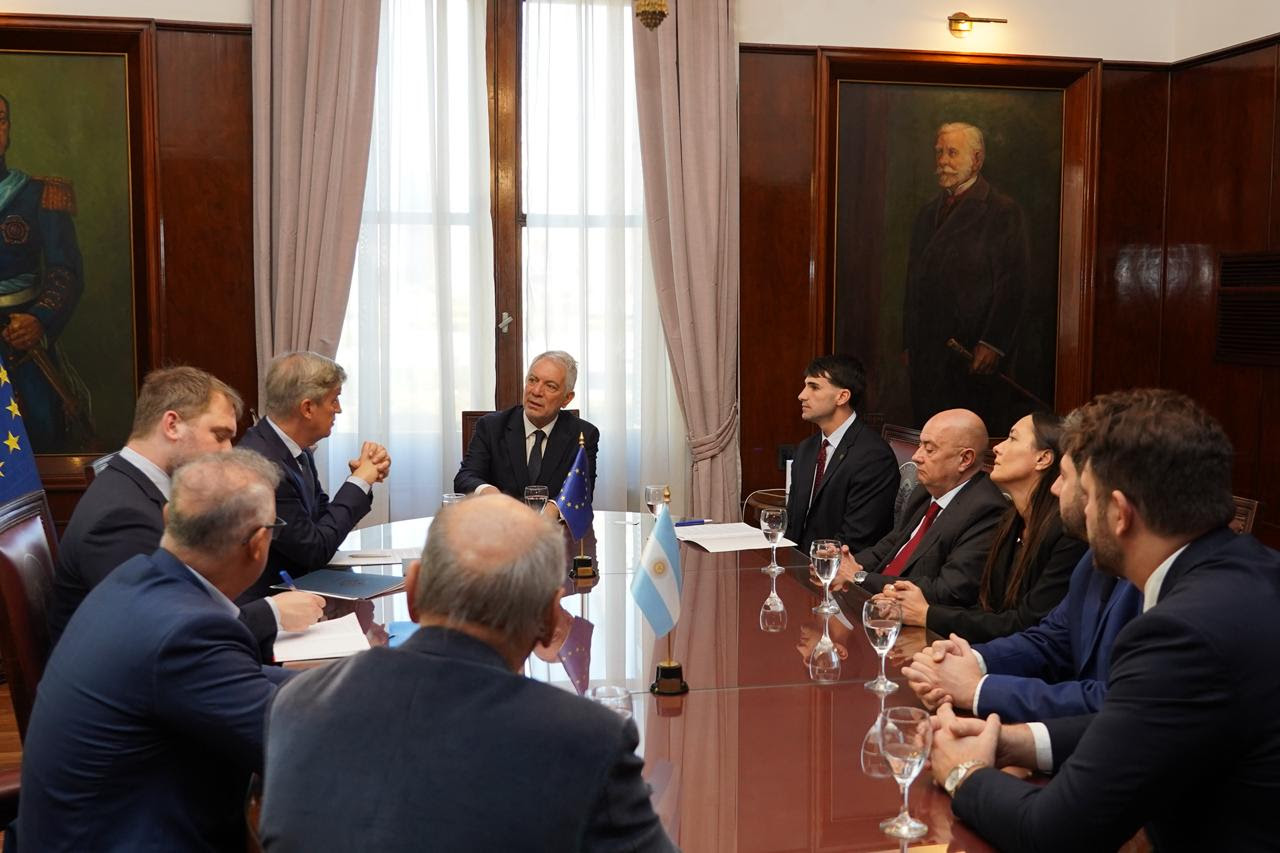 La Plata y la Unión Europea avanzan en una agenda conjunta de modernización y gobierno digital
