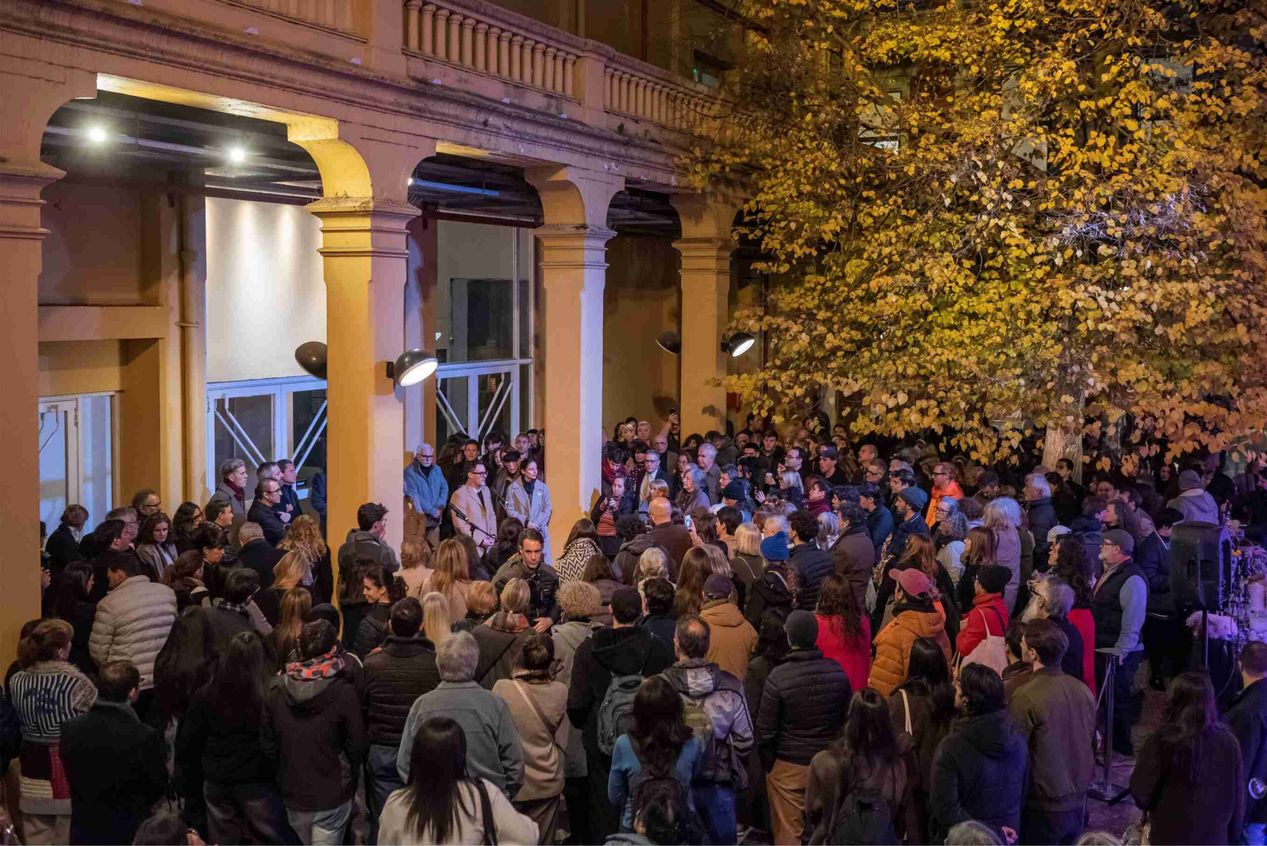 El Recoleta inauguró una gran exposición sobre Jorge Luis Borges junto a muestras de Eduardo Molinari y Liv Schulman