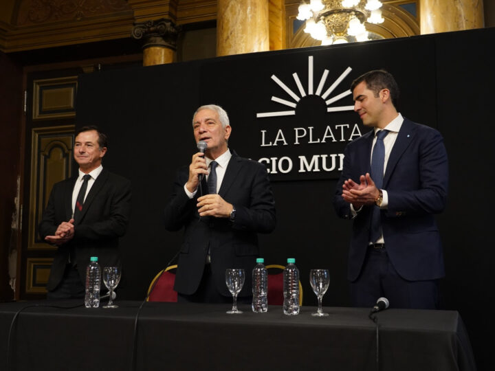 Julio Alak presentó la agenda internacional de La Plata y sumó a Daniel Lipovetzky a su gabinete