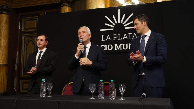 Julio Alak presentó la agenda internacional de La Plata y sumó a Daniel Lipovetzky a su gabinete
