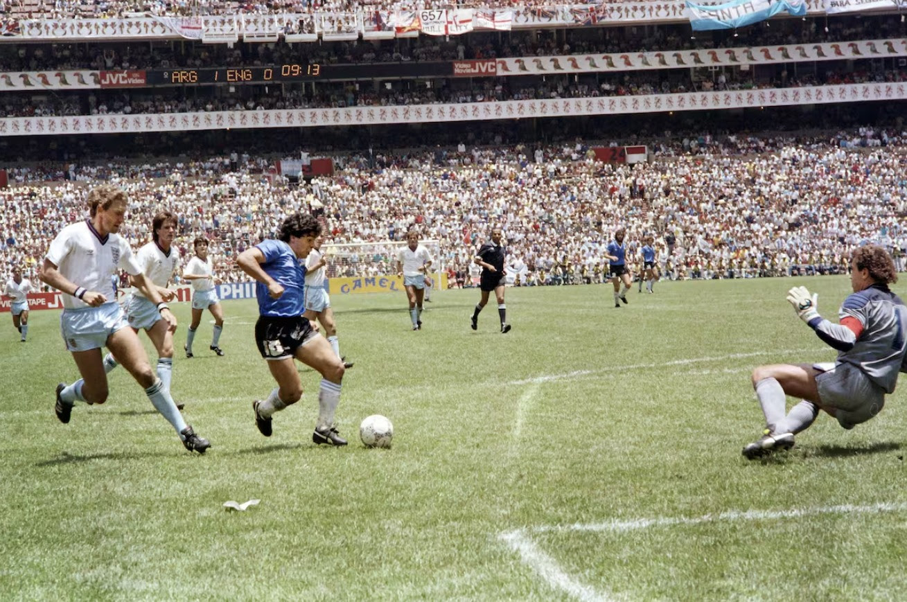 Homenaje a Maradona en La Plata: Víctor Hugo Morales encabeza una jornada solidaria a 40 años del «Gol del Siglo»