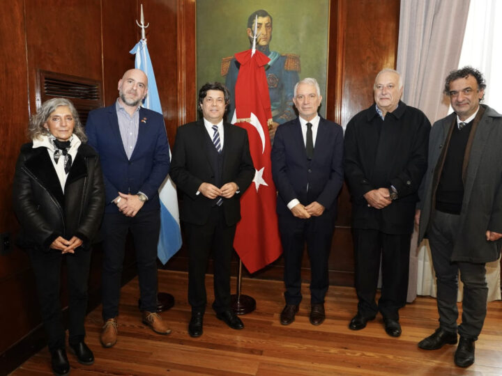 Construirán en La Plata el primer laboratorio de robótica del continente