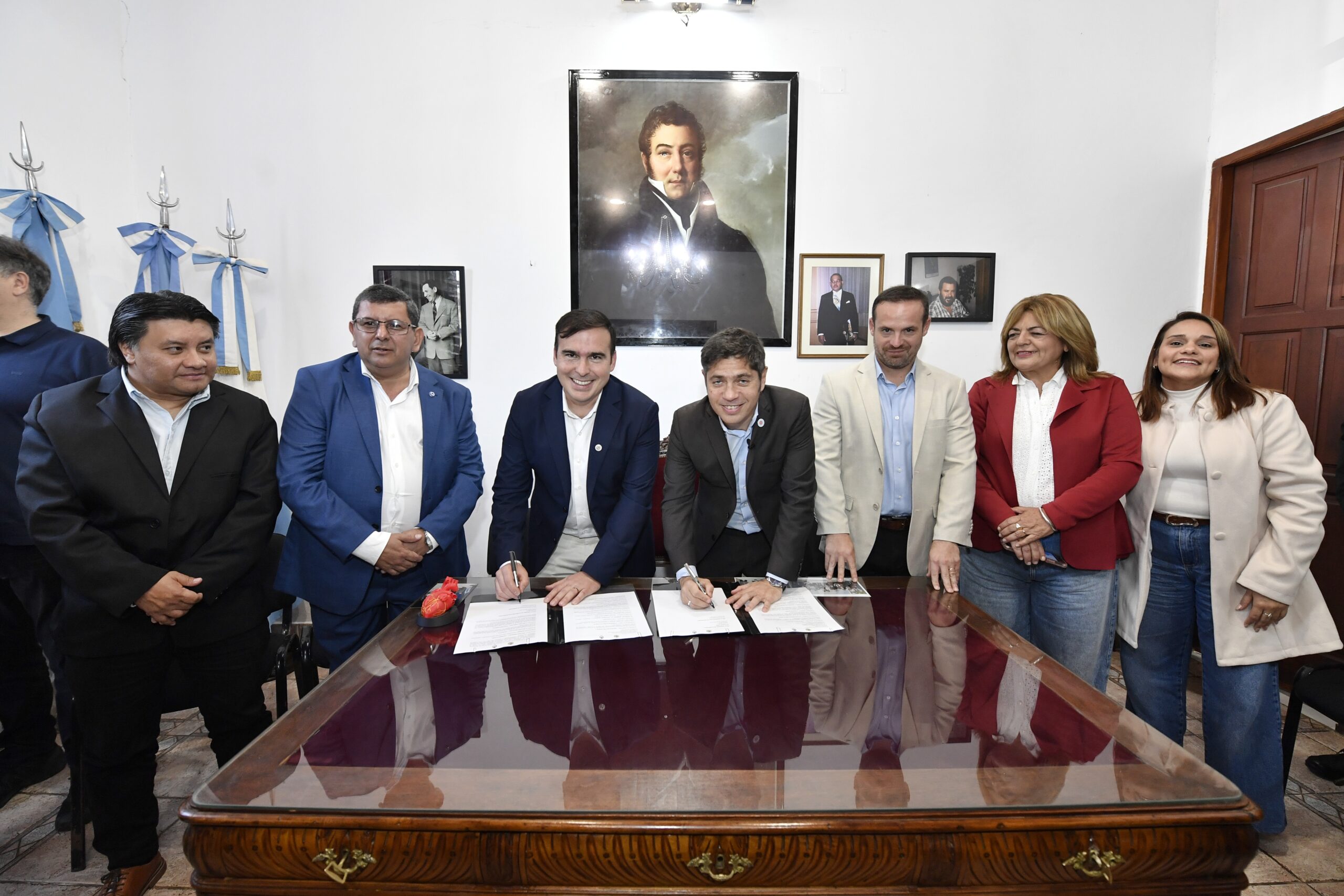 Kicillof y Valdés firmaron convenios de cooperación productiva y agraria en Corrientes