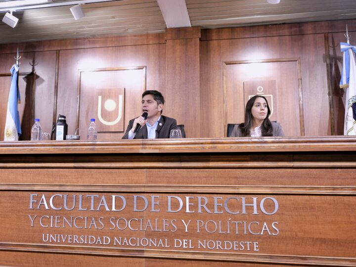 Axel Kicillof presentó su libro “De Smith a Keynes” en la Universidad Nacional del Nordeste