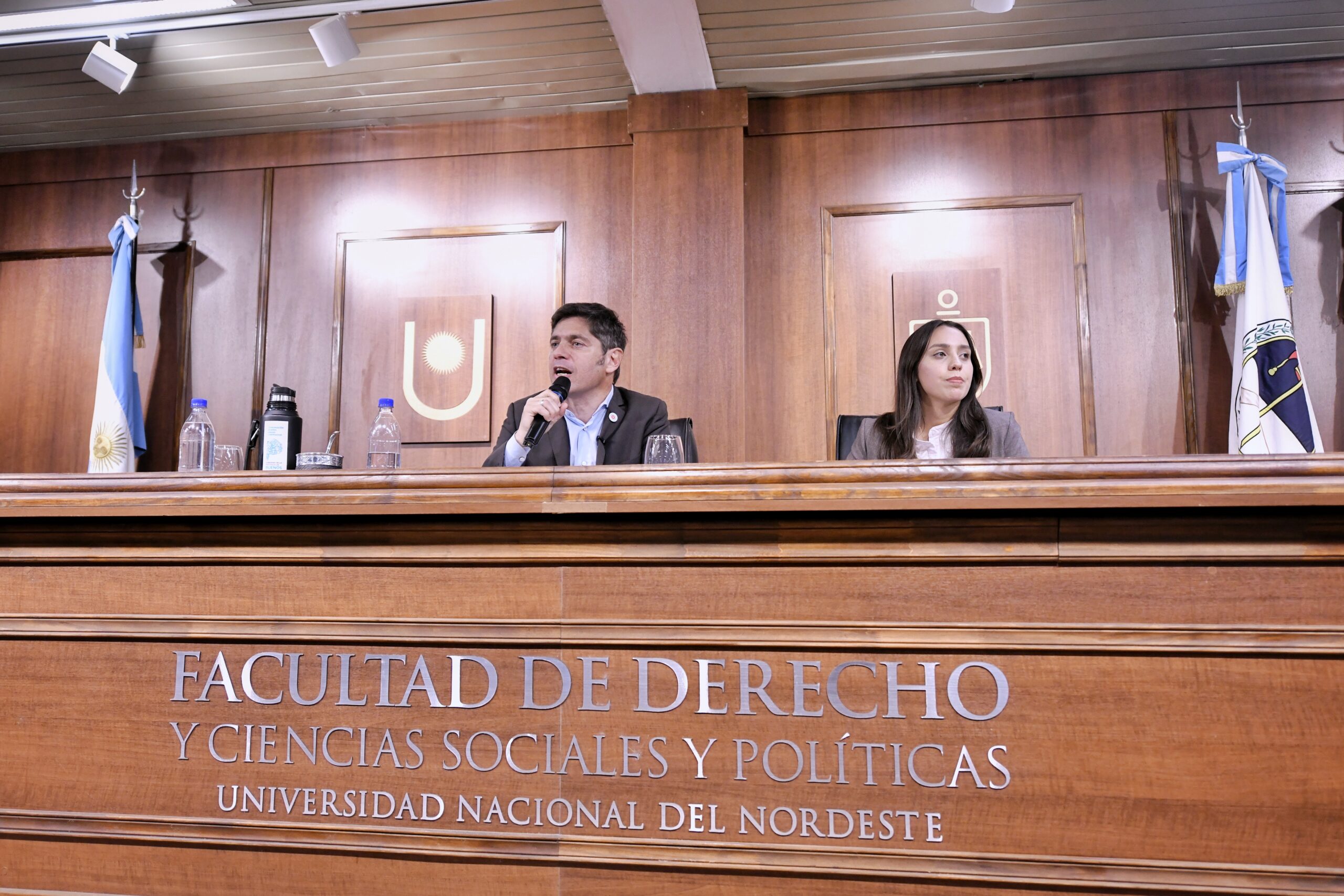 Axel Kicillof presentó su libro “De Smith a Keynes” en la Universidad Nacional del Nordeste