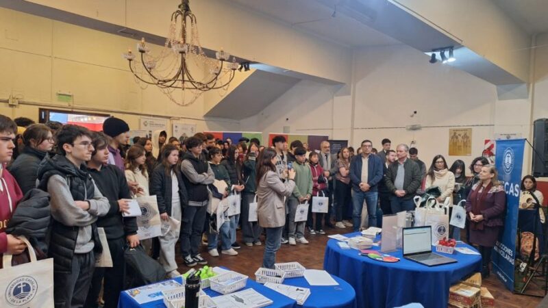 Expansión académica: la UCALP presentó su propuesta formativa ante más de 400 jóvenes en San Miguel del Monte