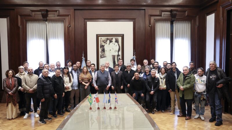 Axel Kicillof se reunió con líderes regionales del transporte para analizar el impacto de la reforma laboral