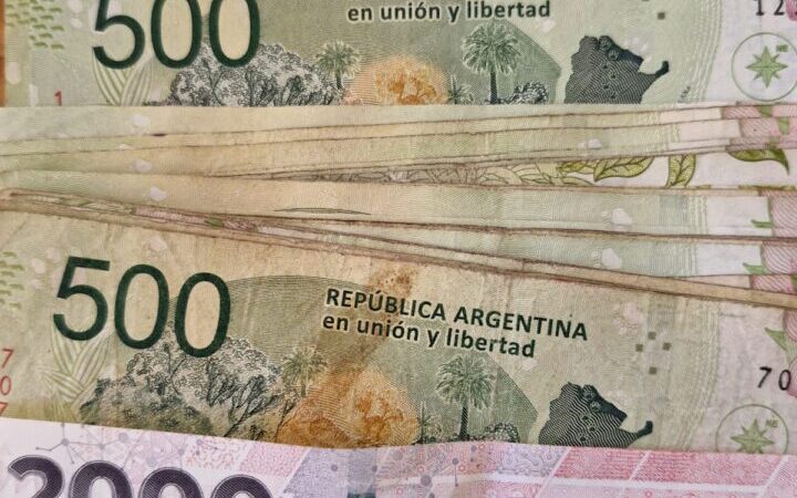 Una familia tipo necesita casi $1,5 millones para no ser pobre en la Argentina