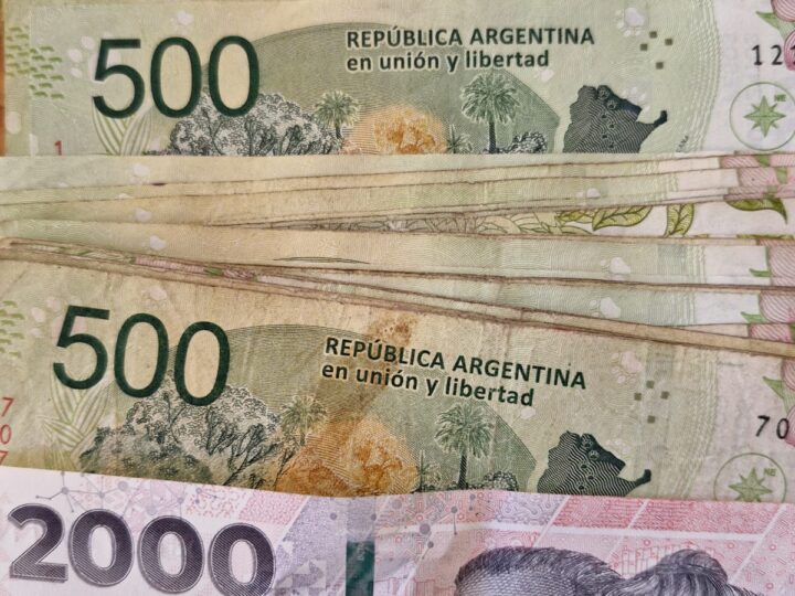 Una familia tipo necesita casi $1,5 millones para no ser pobre en la Argentina