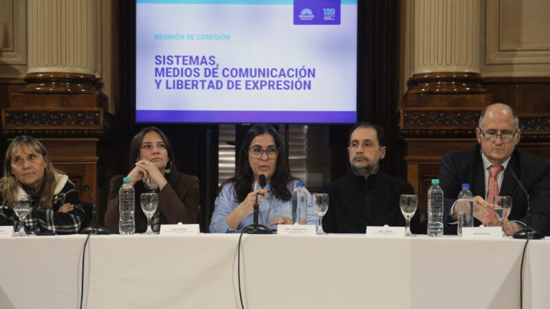 Se debate el futuro del periodismo: presentan ante el Senado un proyecto federal para renovar el estatuto profesional