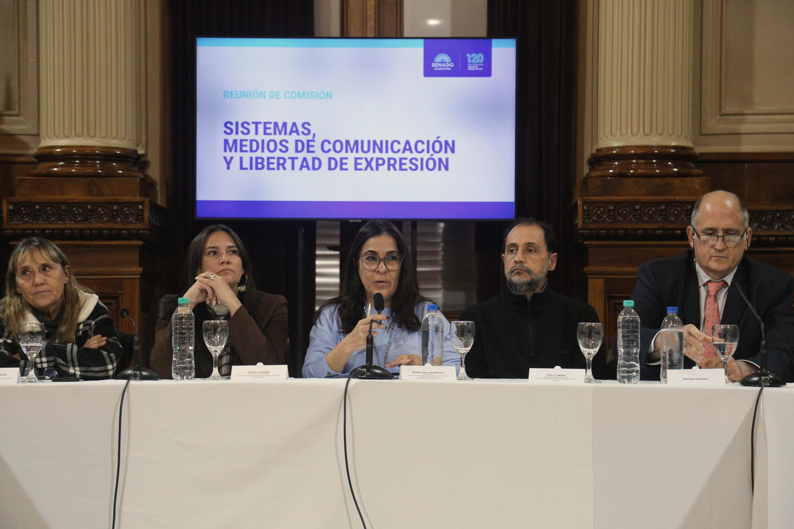 Se debate el futuro del periodismo: presentan ante el Senado un proyecto federal para renovar el estatuto profesional