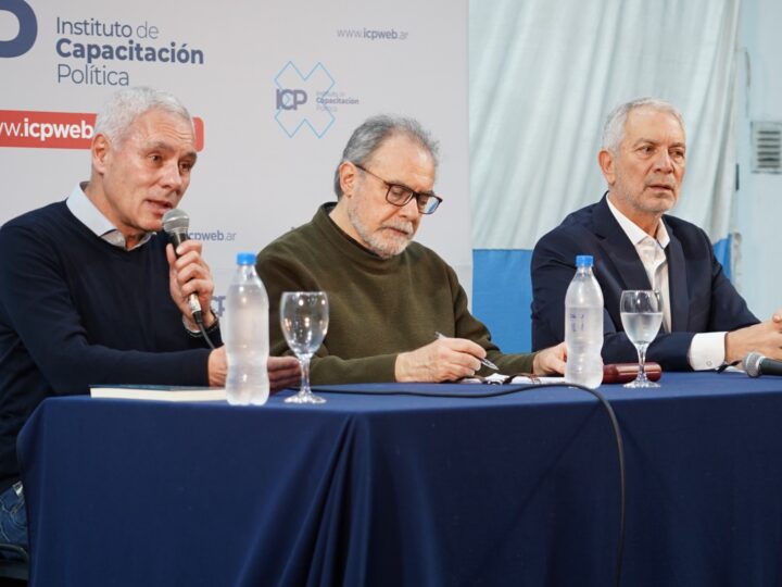 Formación dirigencial: Alak y Cagliardi abrieron un ciclo de debate sobre geopolítica junto al economista Ricardo Aronskind