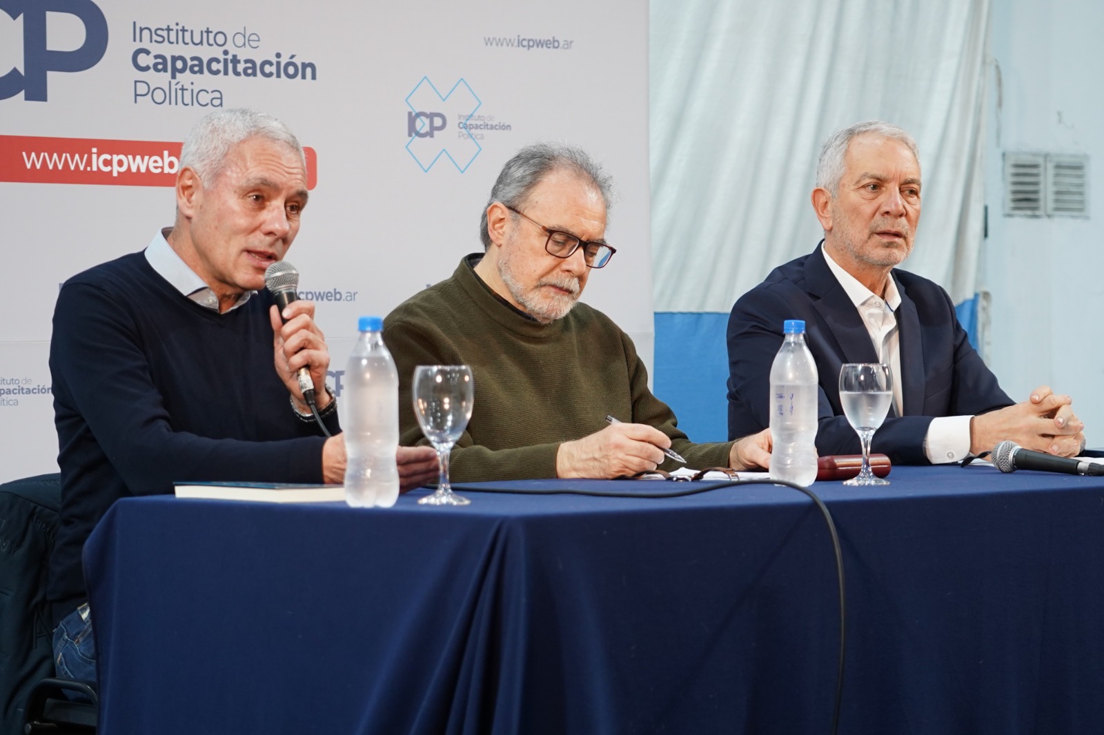 Formación dirigencial: Alak y Cagliardi abrieron un ciclo de debate sobre geopolítica junto al economista Ricardo Aronskind