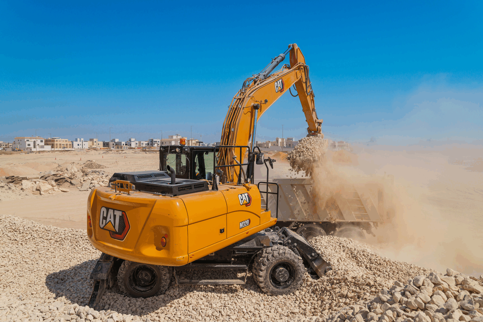 Innovación en construcción: Caterpillar lanzó la nueva excavadora de ruedas Cat M320