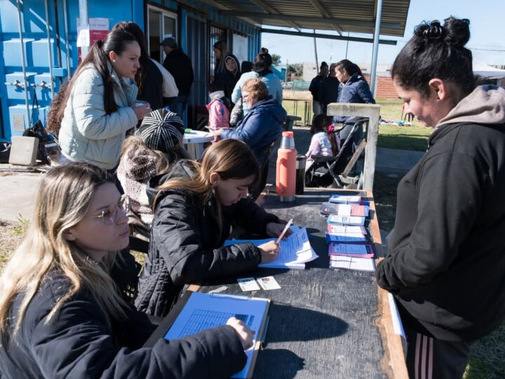 En La Plata recorren los barrios para vacunar y prevenir enfermedades