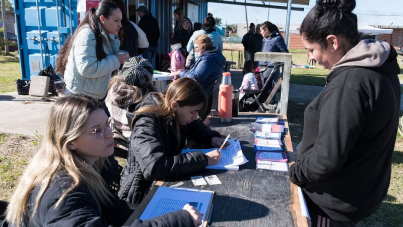 En La Plata recorren los barrios para vacunar y prevenir enfermedades