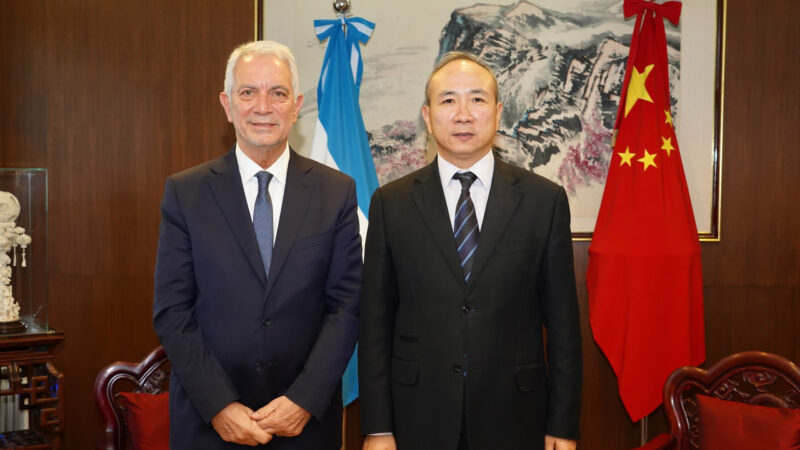 Alak y el embajador chino avanzan en una agenda para potenciar la actividad productiva regional