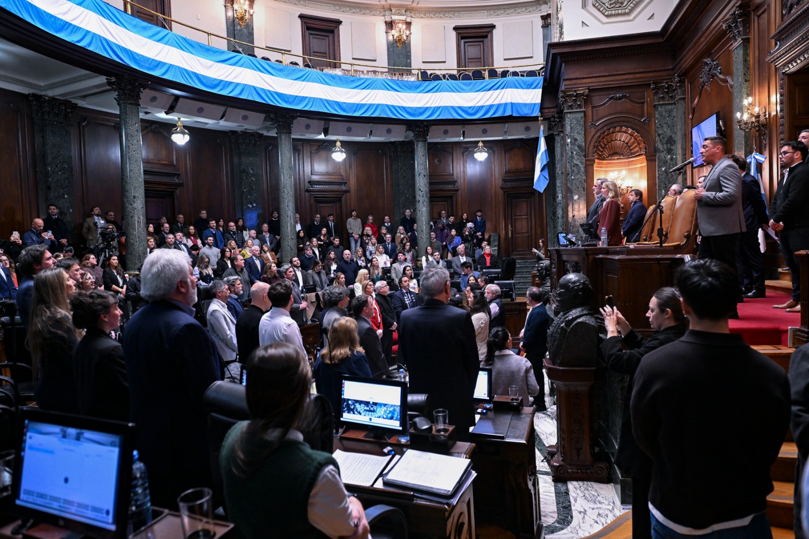 La legislatura porteña aprobó la Ley Antitrapitos y financiamiento para el subte F