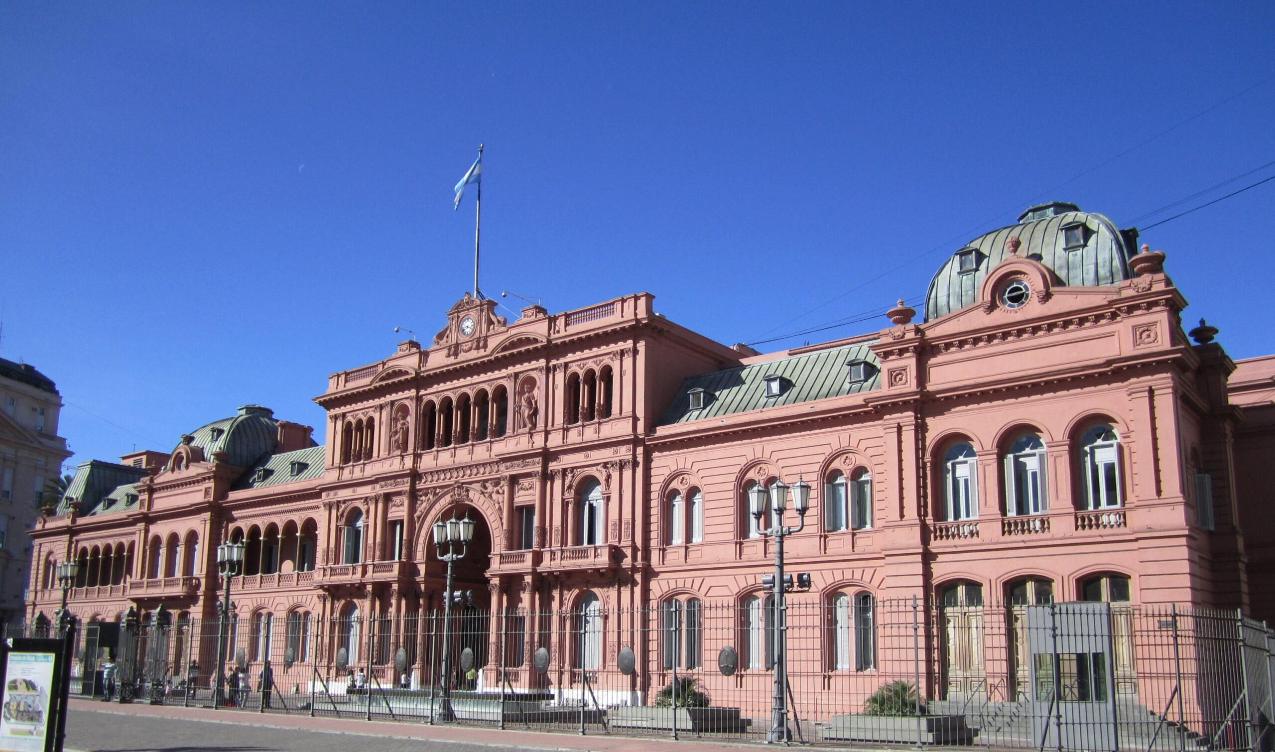 Agenda oficial: el Gobierno anuncia reformas fiscales, traspaso de obras a Santa Fe y el viaje de Milei a Brasil