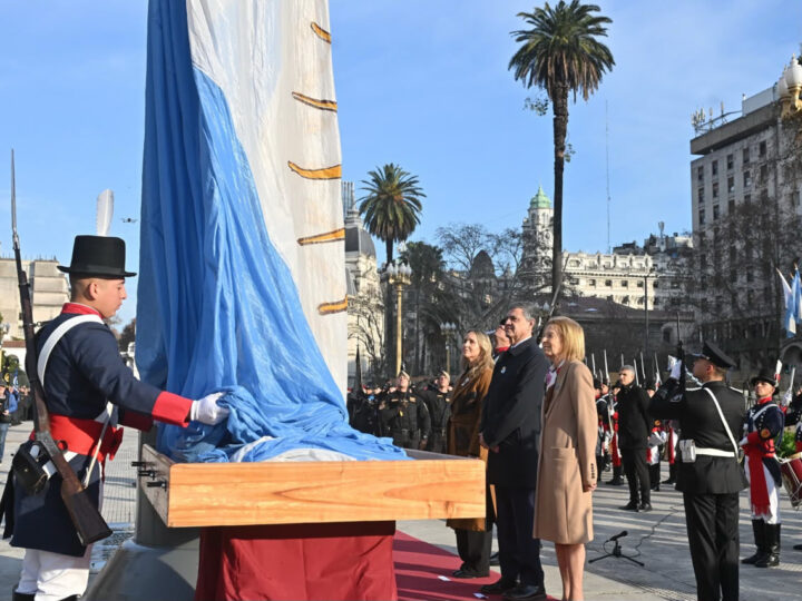 Día de la Independencia: el Jefe de Gobierno porteño celebró junto a vecinos en la Casa de la Cultura