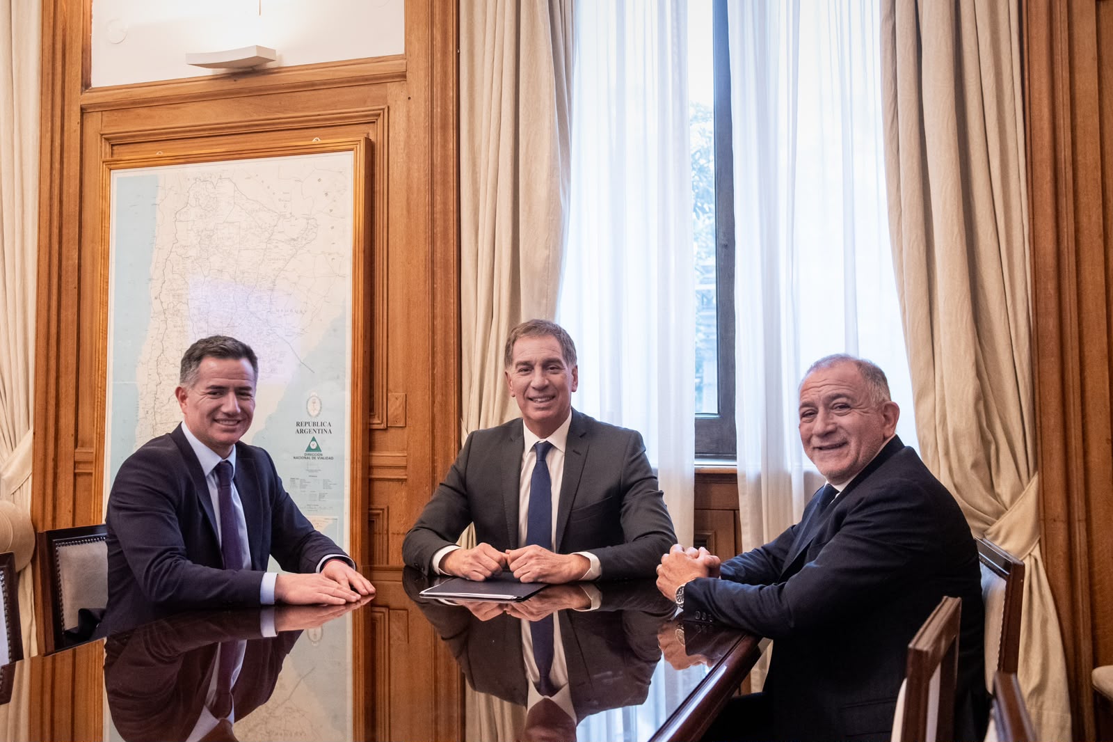 Santilli se reunió con Bornoroni y Juez en Casa Rosada