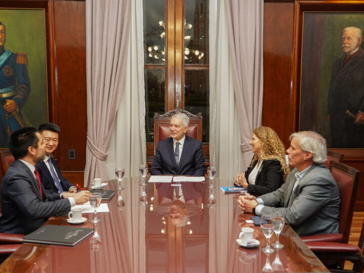 Alak recibió al CEO de Huawei y acordaron avanzar en el desarrollo de ciudades seguras e inteligentes