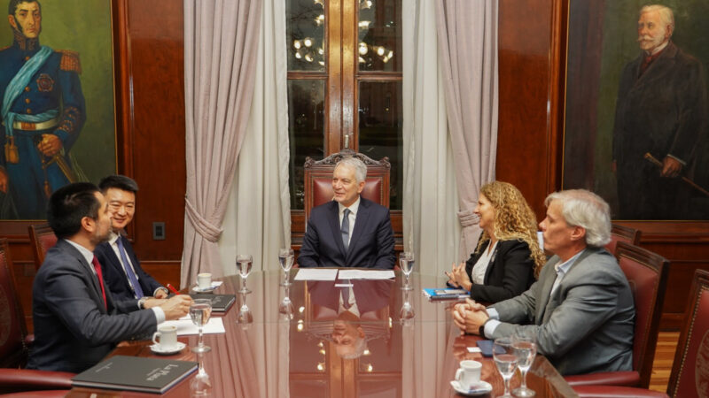 Alak recibió al CEO de Huawei y acordaron avanzar en el desarrollo de ciudades seguras e inteligentes
