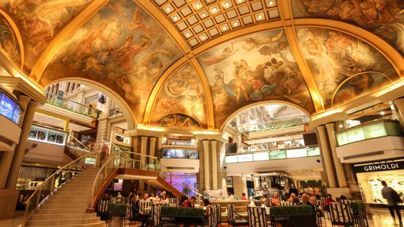 Mucho más que un shopping: los frescos de Berni, Spilimbergo y Castagnino que transformaron a Galerías Pacífico