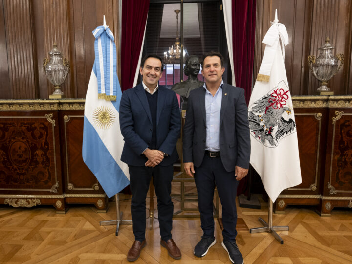 Formación dirigencial y cooperación: Gribaudo y Quintana rubricaron un acuerdo marco en el Salón Eva Perón