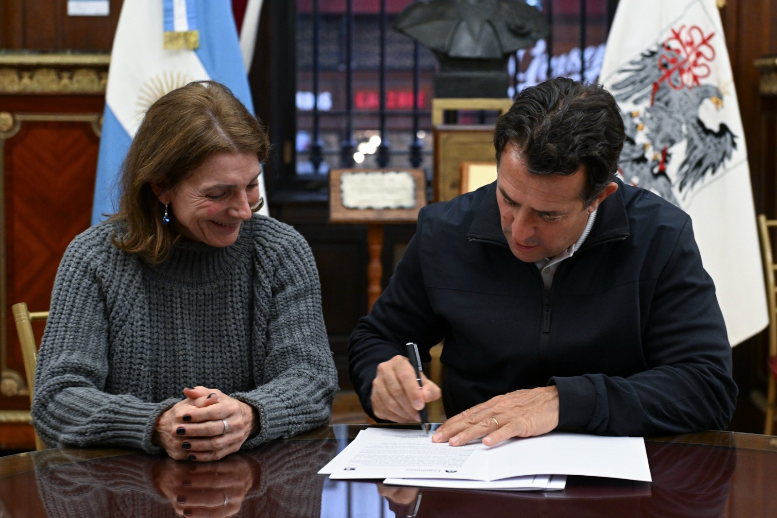 Christian Gribaudo encabezó la firma de un acuerdo entre la Legislatura y FLACSO para la formación del personal