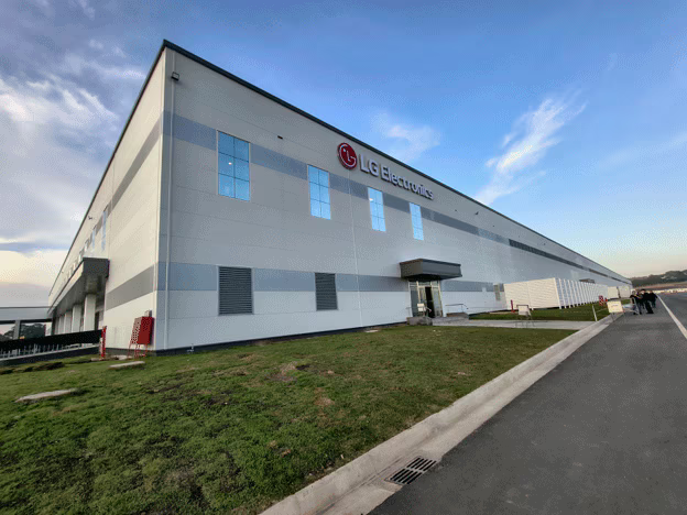 LG Electronics inauguró una nueva planta de producción de heladeras en Paraná, Brasil