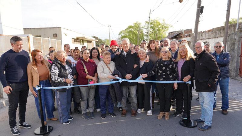 Alak inauguró una obra vial que mejora el acceso a dos jardines de Los Hornos