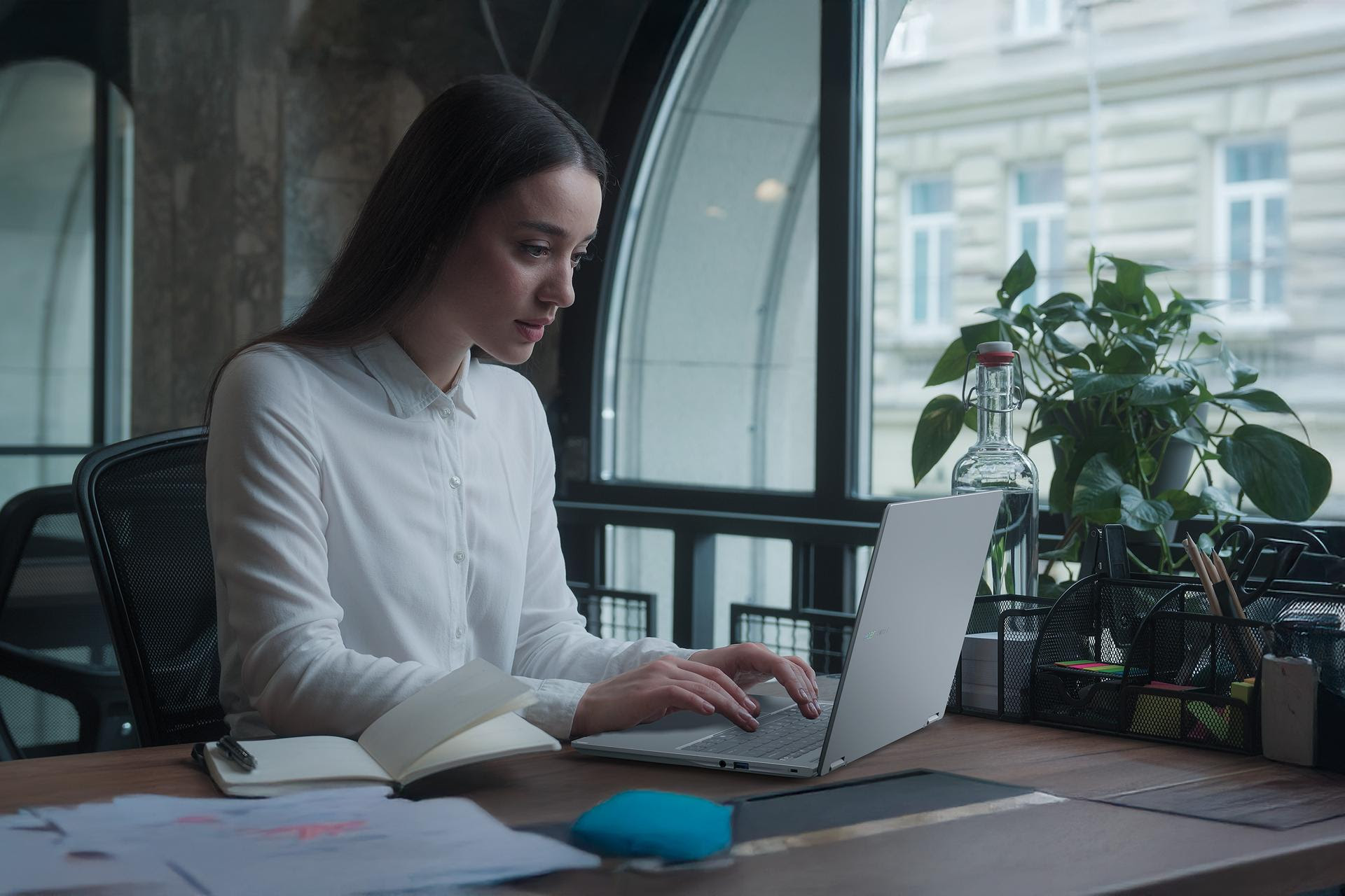 Fin a los falsos mitos: qué hábitos dañan realmente la batería de tu laptop y cómo protegerla