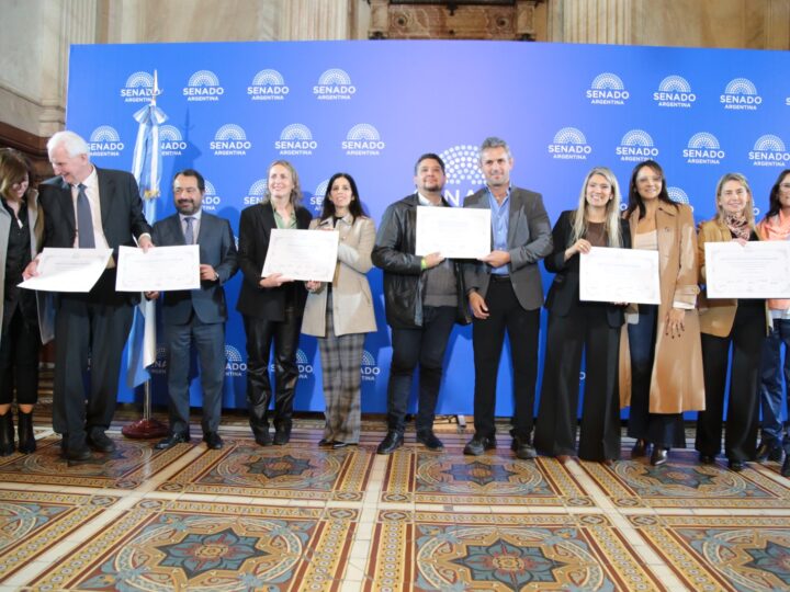 El Senado de la Nación homenajeó a más de 100 escuelas evangélicas del país