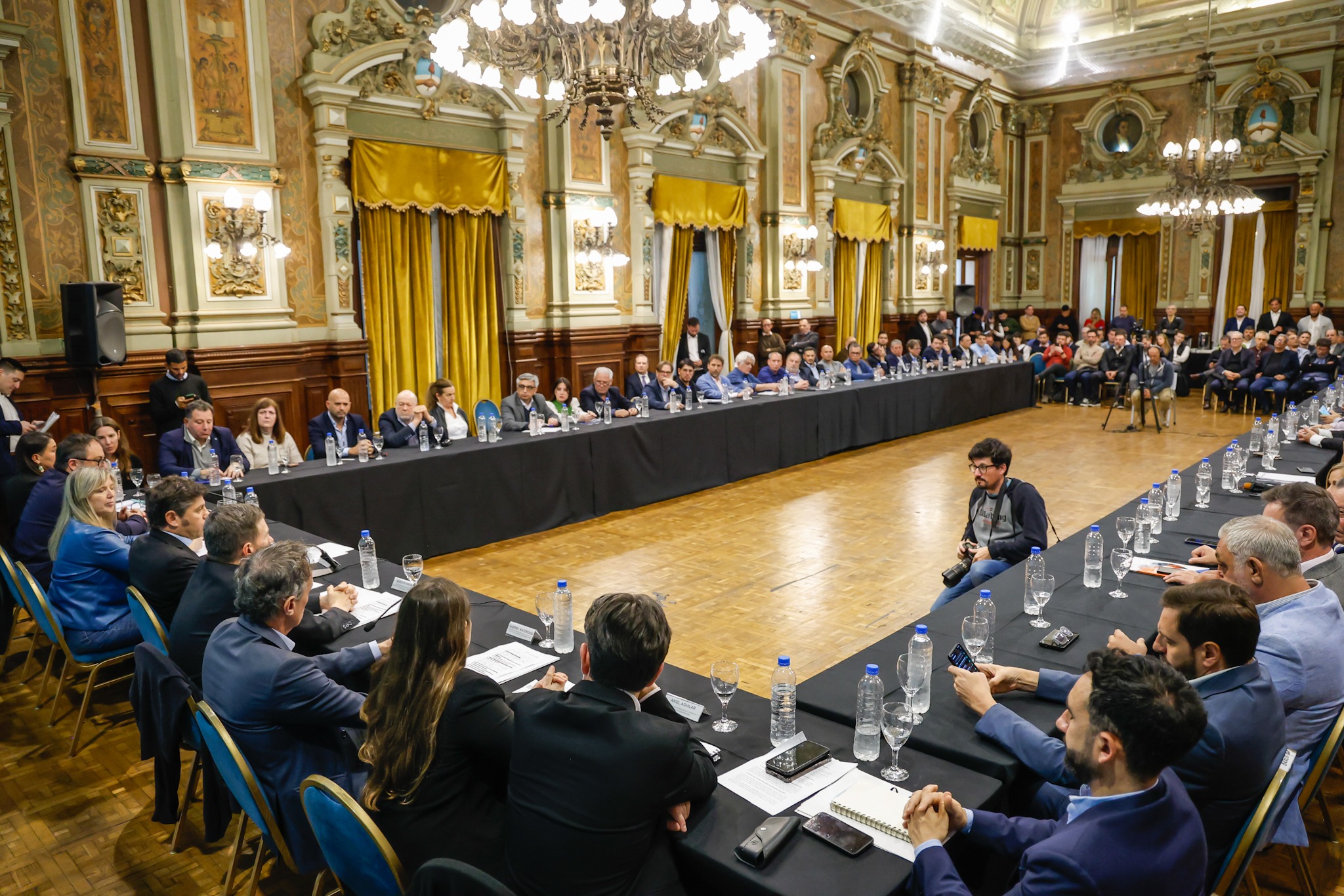 Kicillof reunió en La Plata a empresarios de energía y minería
