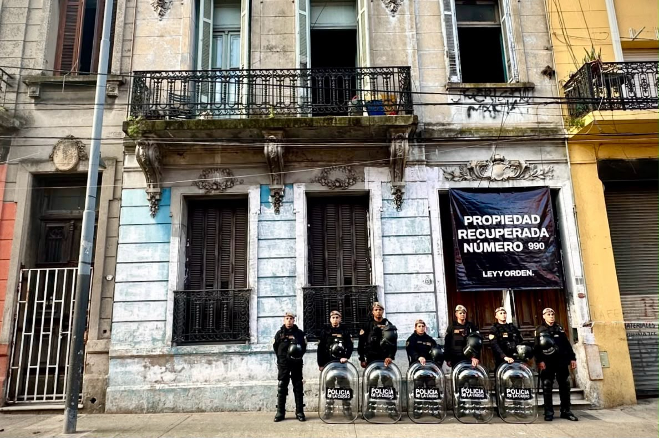Desalojo 990: la Ciudad recuperó un conventillo tomado en Constitución