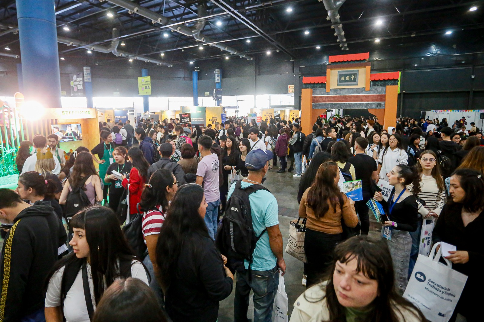 Expo Empleo BA 2026 en La Rural: la Ciudad ofrece 2.500 vacantes laborales en el Pabellón Ocre