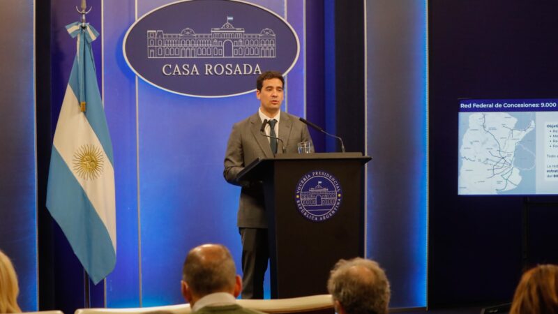 El vocero presidencial Adrián Ravier destacó la estabilidad económica y celebró la visita del papa León XIV a la Argentina