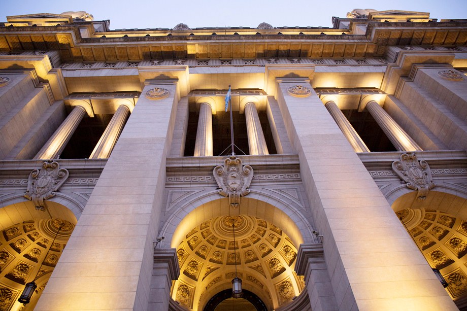 Frenazo judicial al DNU 70/23: la Corte Suprema suspendió en forma provisoria la derogación de la Ley de Tierras